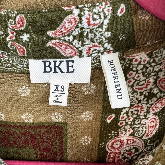 BKE T992 Multi Green Bandana Patchwork Button Up Shirt Women’s Size XS - Picture 4 of 6